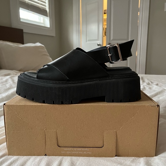 Lolita Platform Sandals in Black - Picture 5 of 6